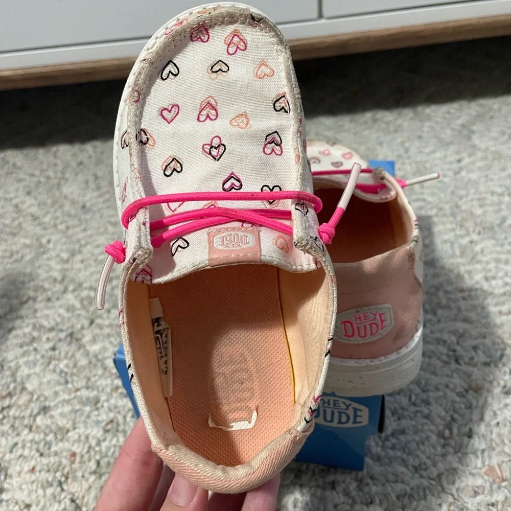 Hey Dude Heart Pattern - Pink and Cream